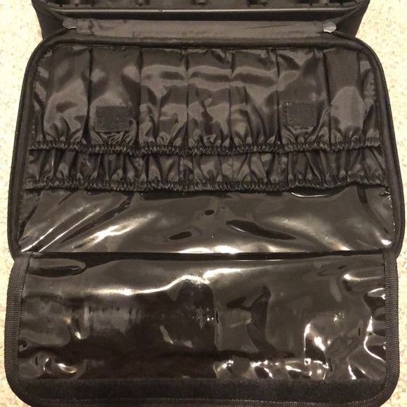 Vasker Cosmetic Case - Picture 6 of 8